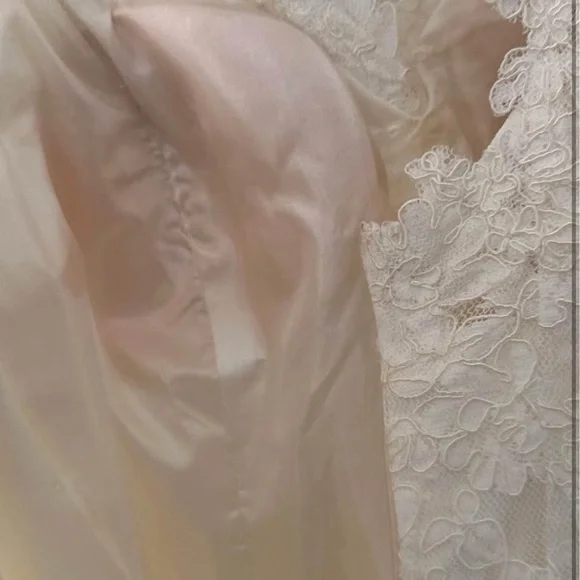 Custom made Elegant White Wedding Dress with Velcro train for easy detachment - Picture 7 of 10